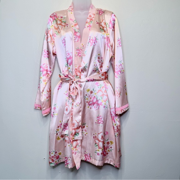 Morgan Taylor | Satin Pink Floral Hip Pockets Belted Mini Lingerie Kimono Robe - Picture 2 of 16